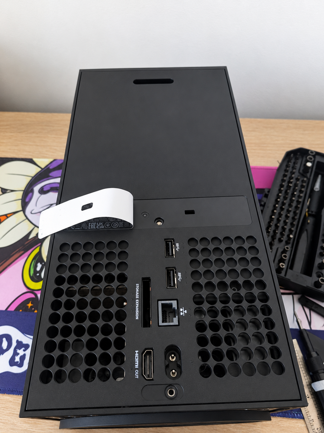 Tylny panel Xbox Series X po konserwacji