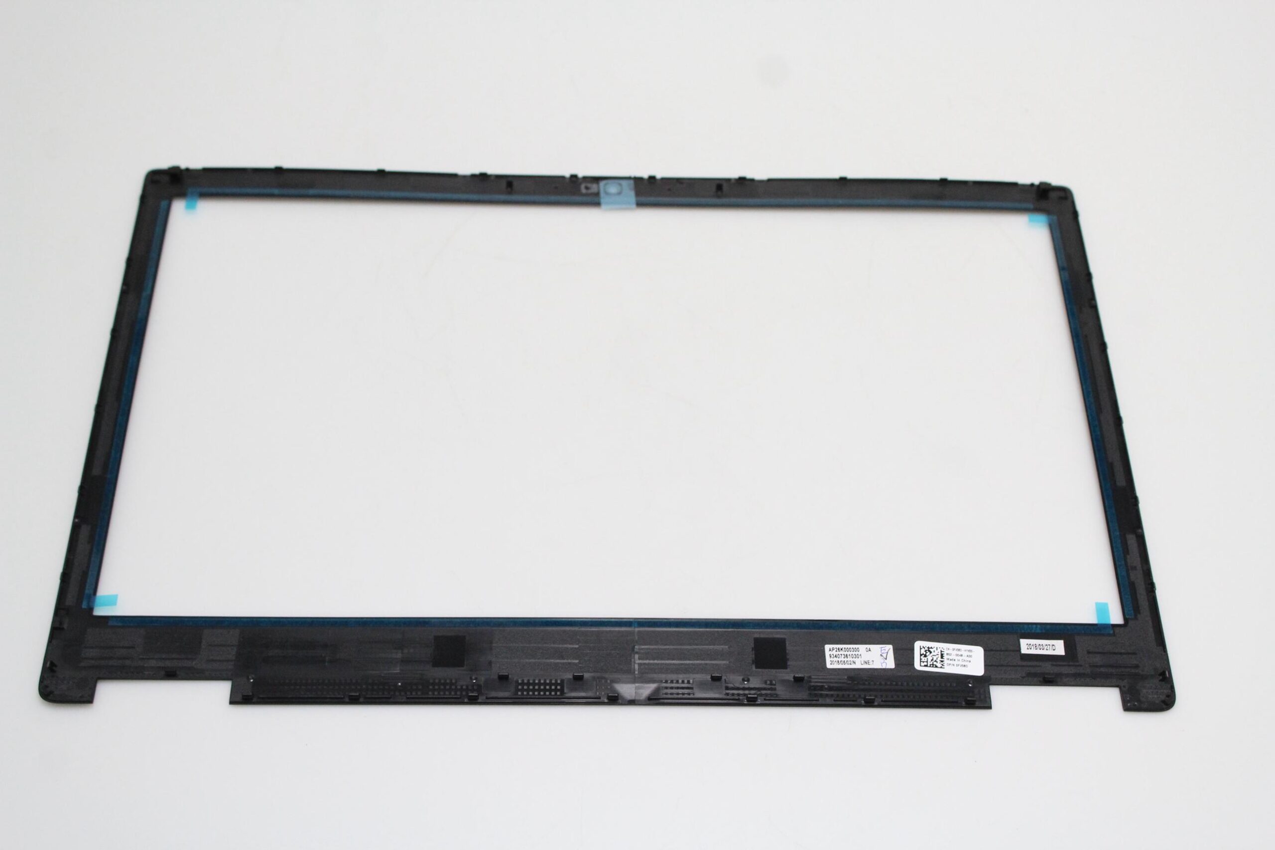 Ramka Matrycy do Dell Precision 7730 7740 | FV08D / 0FV0D 3 Tylna strona ramki matrycy Dell Precision 7730 i 7740 z mocowaniami
