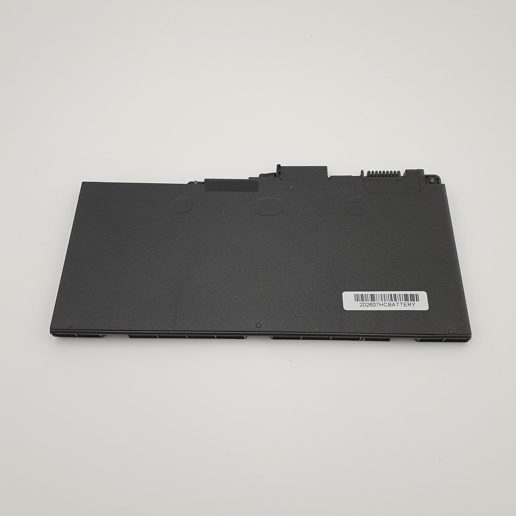 Nowa Bateria do HP EliteBook 745 755 840 850 G3 G4 | CS03XL 4 Tył czarnej baterii CS03XL do laptopa HP EliteBook z naklejką