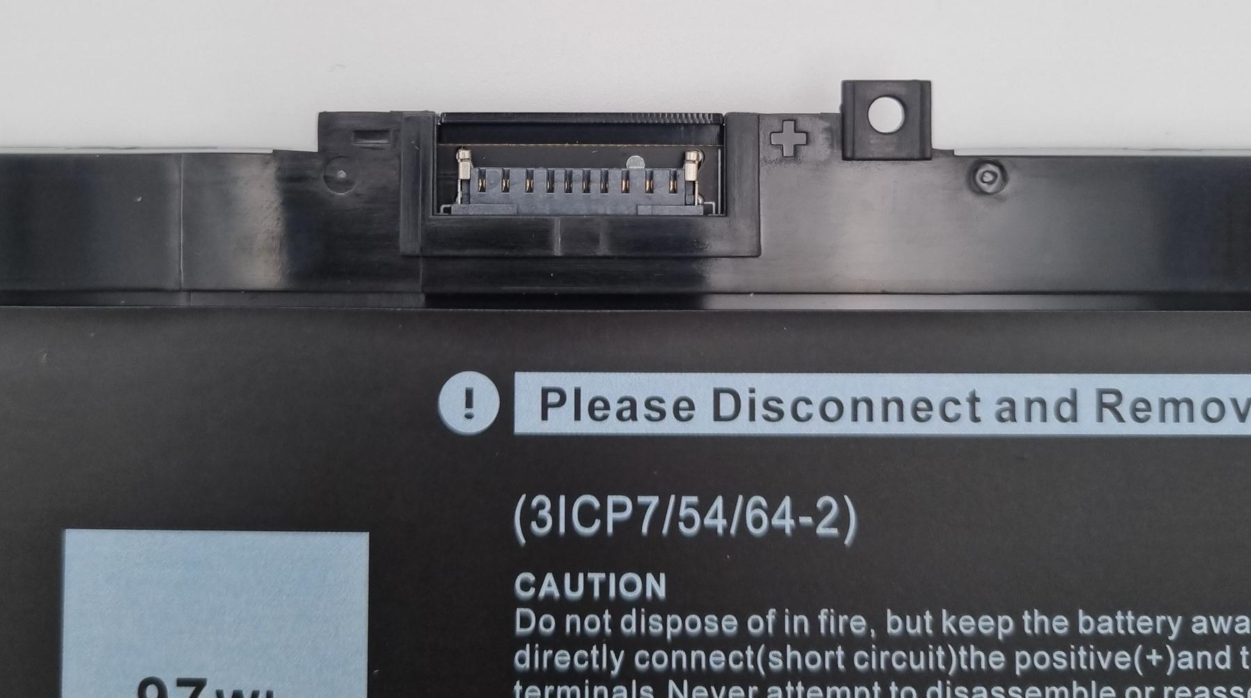 Bateria do Dell Precision 7530 7540 7730 7740 | NYFJH 5 Zbliżenie złącza i oznaczeń na baterii NYFJH do Dell Precision
