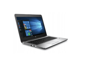 Otwarty srebrny laptop HP z ekranem Windows na białym tle