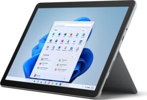Microsoft Surface Go z rozłożoną podpórką, ekranem dotykowym i pulpitem Windows 11