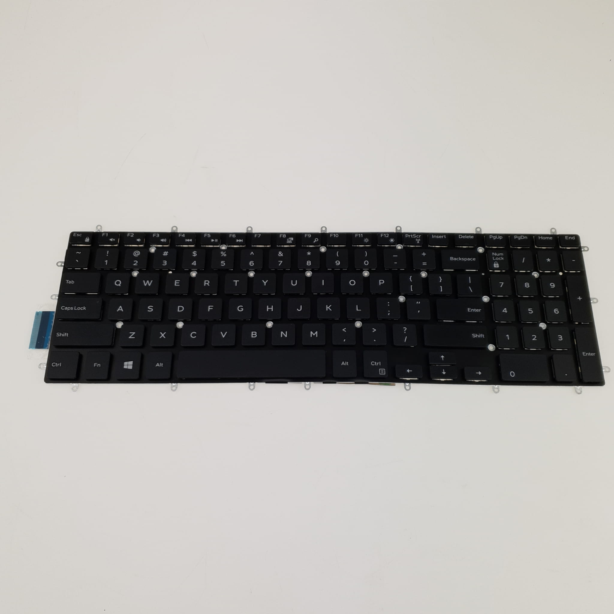 Nowa Klawiatura do Dell Latitude 3500 3590 Vostro 5568 7570 2 Czarna klawiatura do laptopów Dell Latitude 3500 i 3590 oraz Vostro 5568 i 7570 od frontu