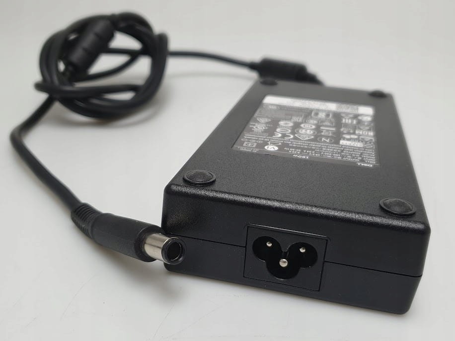 Zasilacz Dell 19.5V 9.23A 180W 3 Czarny zasilacz Dell 180W z przewodem oraz okrągłą wtyczką z pinem