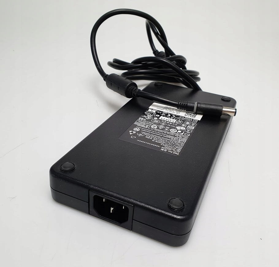 Zasilacz Dell Precision 19.5V 12.3A 240W 2 Czarny zasilacz Dell Precision 240W widziany od spodu z przewodem i wtykiem z pinem