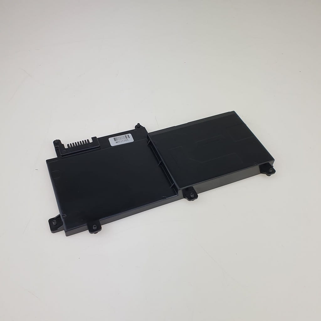Nowa Bateria do HP ProBook 640 645 650 655 G2 G3 | CI03XL 3 Czarna bateria CI03XL do HP ProBook, widok od strony złączy i zaczepów
