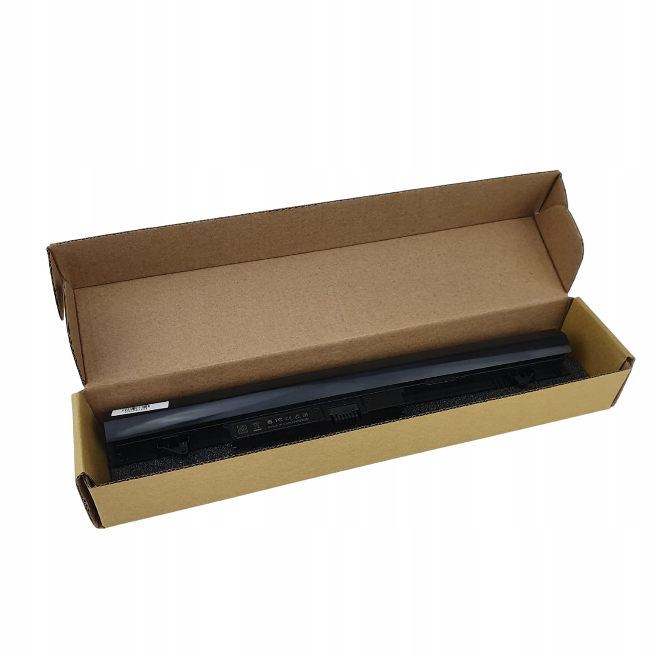 Nowa Bateria do HP ProBook 430 G1 G2 | RA04 1 Nowa czarna bateria RA04 do HP ProBook 430 G1 i G2 w otwartym kartonowym pudełku