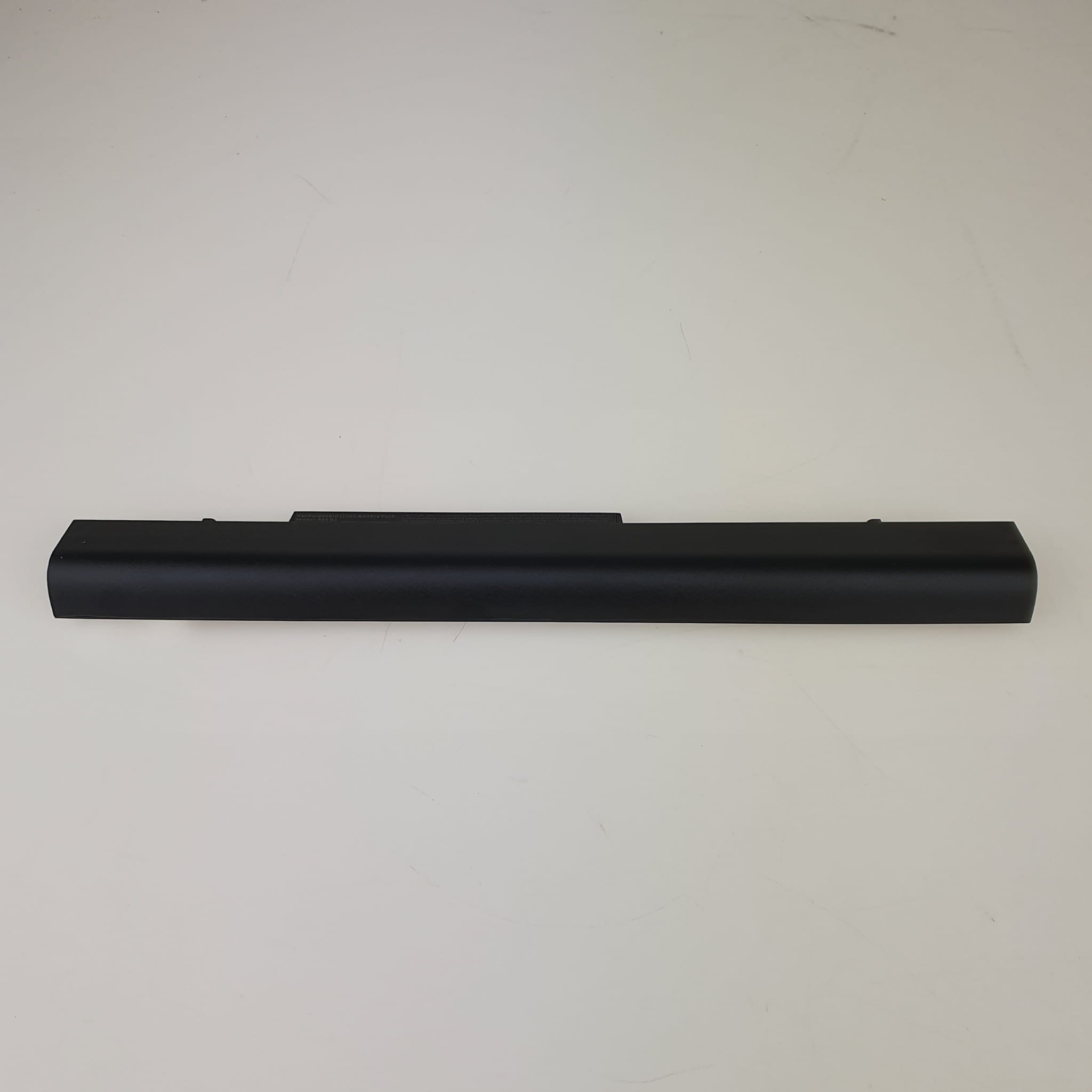 Nowa Bateria do HP ProBook 430 G1 G2 | RA04 5 Czarna bateria RA04 do HP ProBook 430 G1 i G2 widoczna od strony obudowy