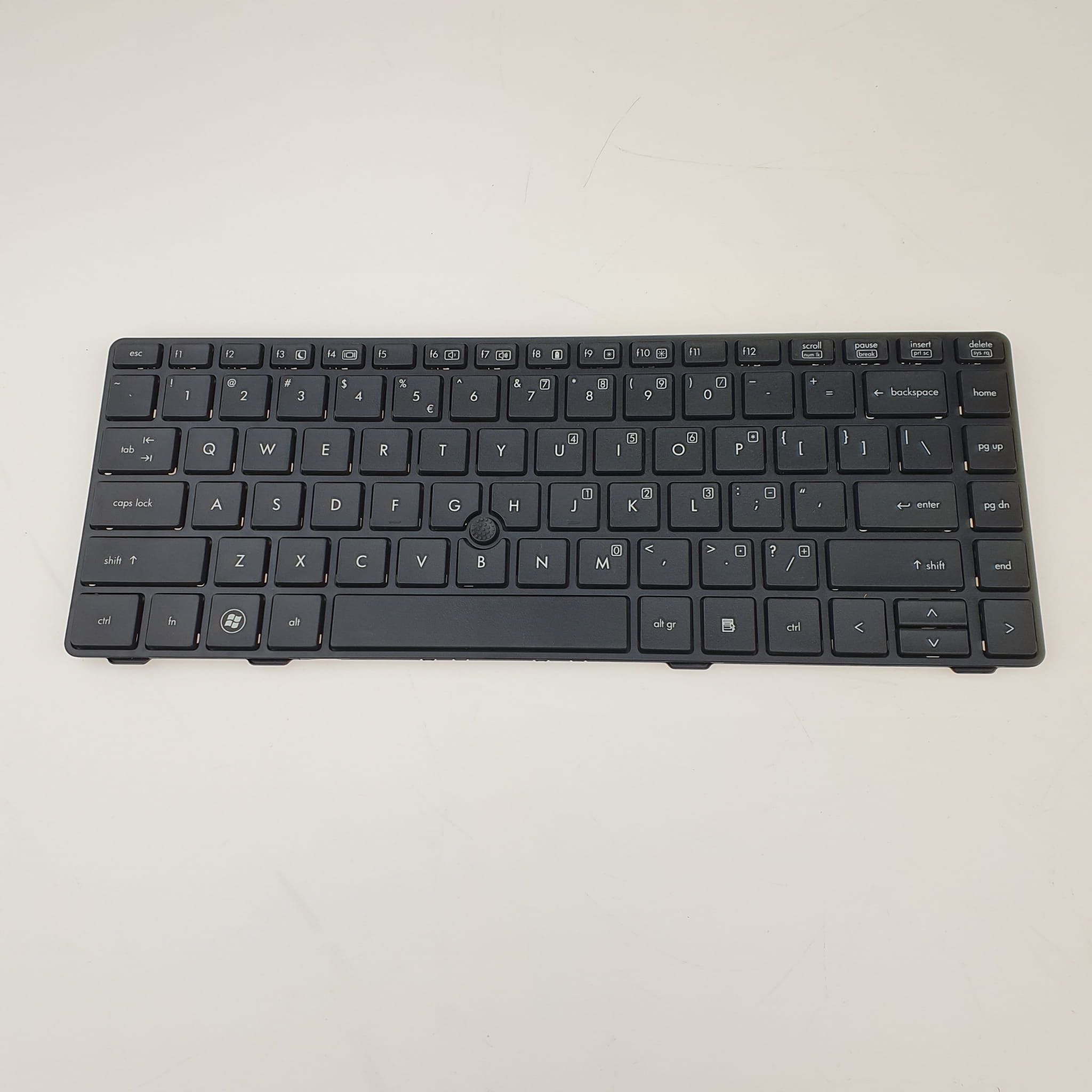 Oryginalna Klawiatura HP ProBook 6460b 6470b 2 Czarna klawiatura HP ProBook 6460b i 6470b z widocznym układem klawiszy, widok z przodu