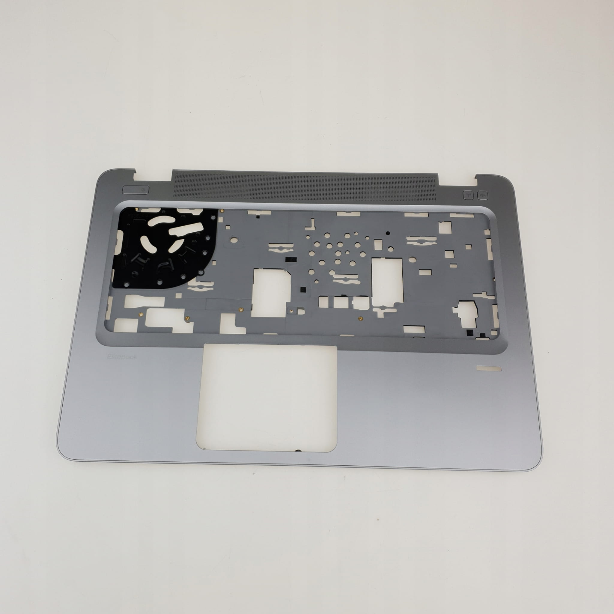 Palmrest do HP EliteBook 840 G3 G4 | 821173-001 2 Palmrest HP EliteBook 840 G3 G4 od strony montażowej z otworem na touchpad