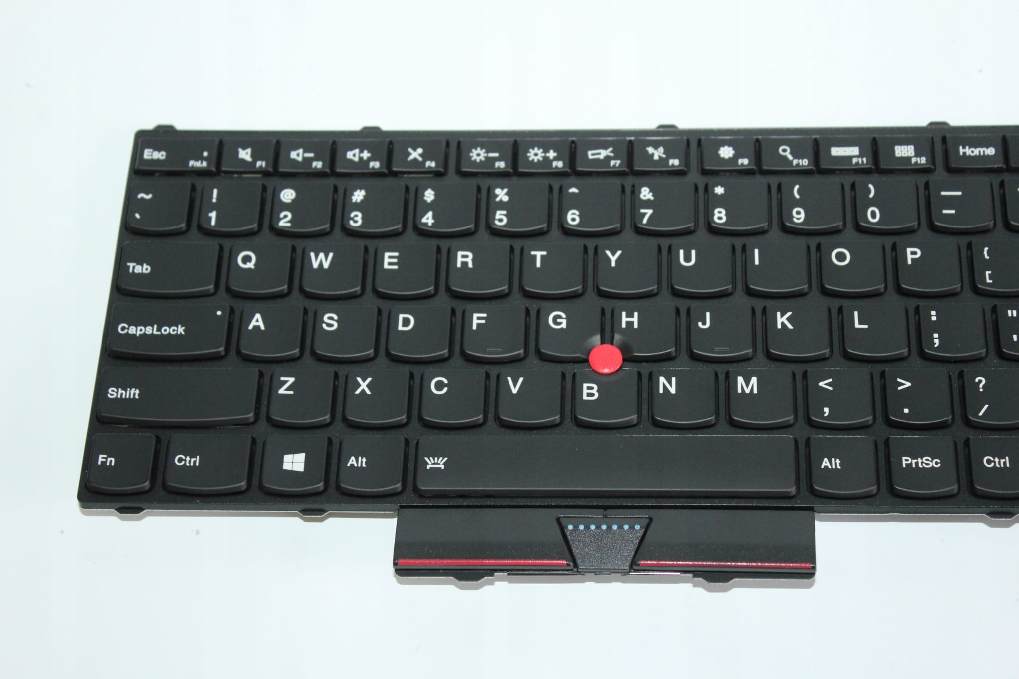 Podświetlana Klawiatura Lenovo ThinkPad P50 P70 3 Lewa część klawiatury Lenovo ThinkPad P50 P70 z czerwonym TrackPointem i przyciskami touchpada