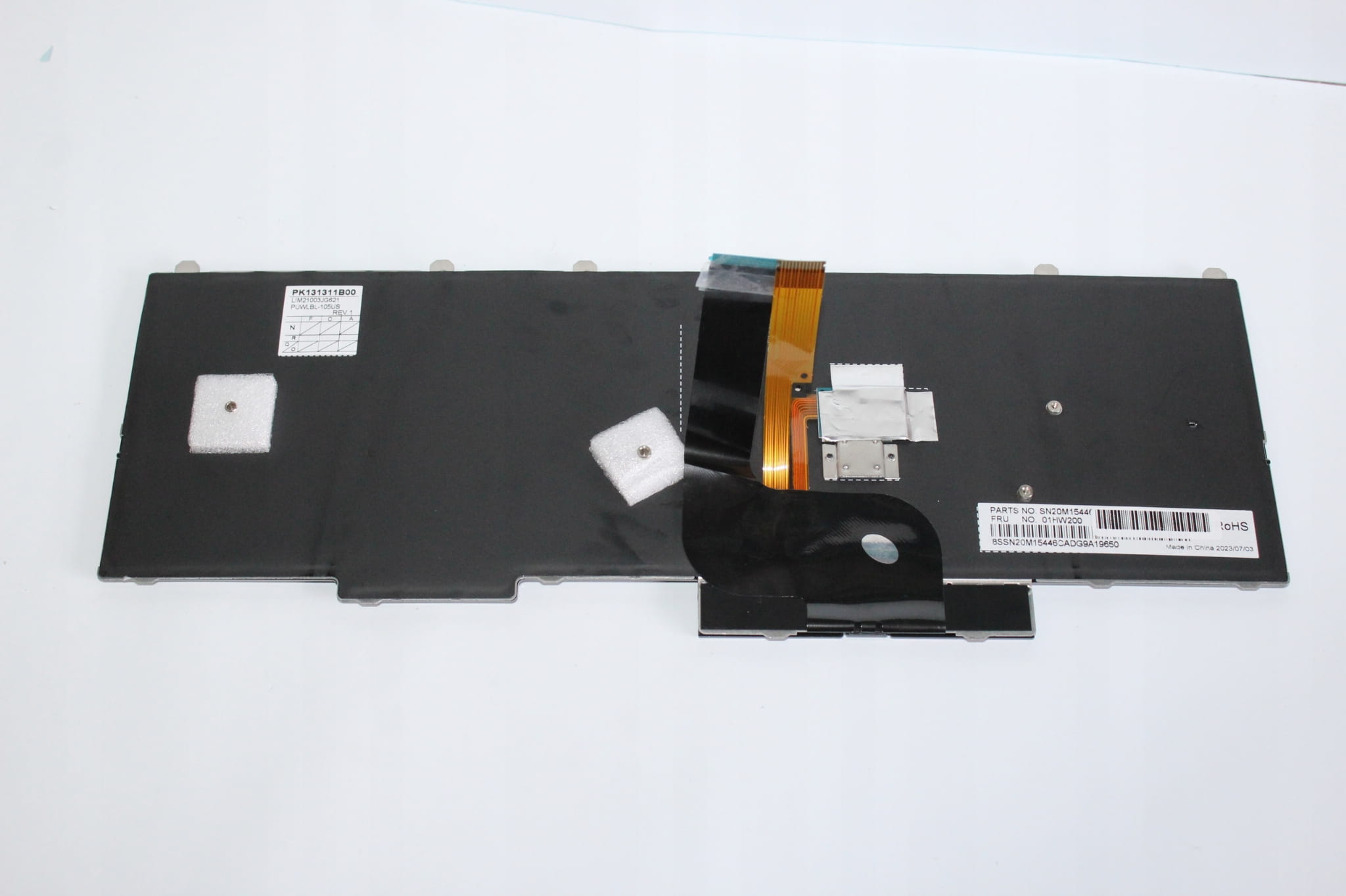 Podświetlana Klawiatura Lenovo ThinkPad P50 P70 5 Spód klawiatury Lenovo ThinkPad P50 P70 ze złączem taśmowym i etykietami