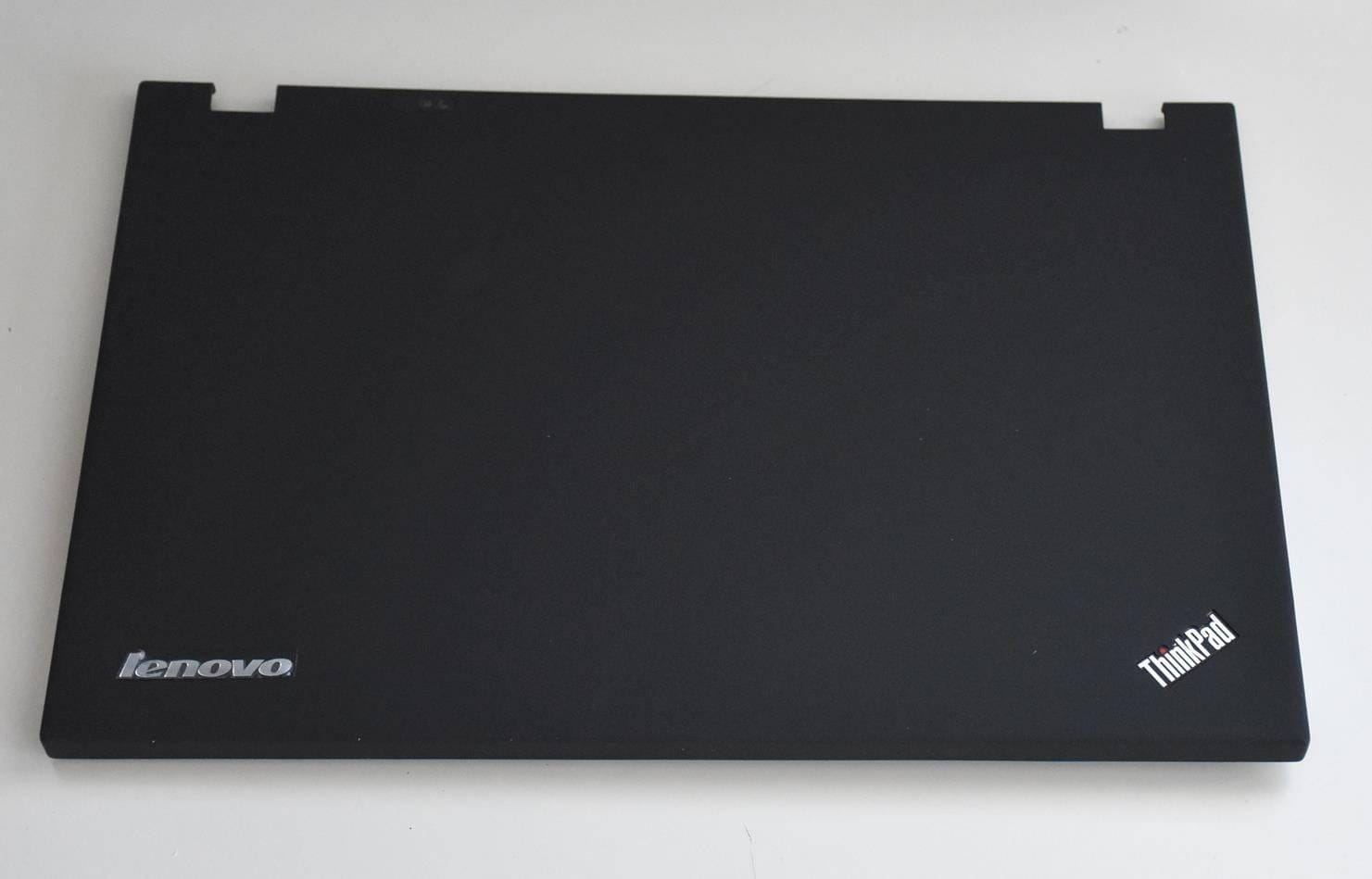 Nowa Klapa Matrycy Lenovo T530 2 Czarna klapa matrycy Lenovo ThinkPad T530 widoczna od strony zewnętrznej