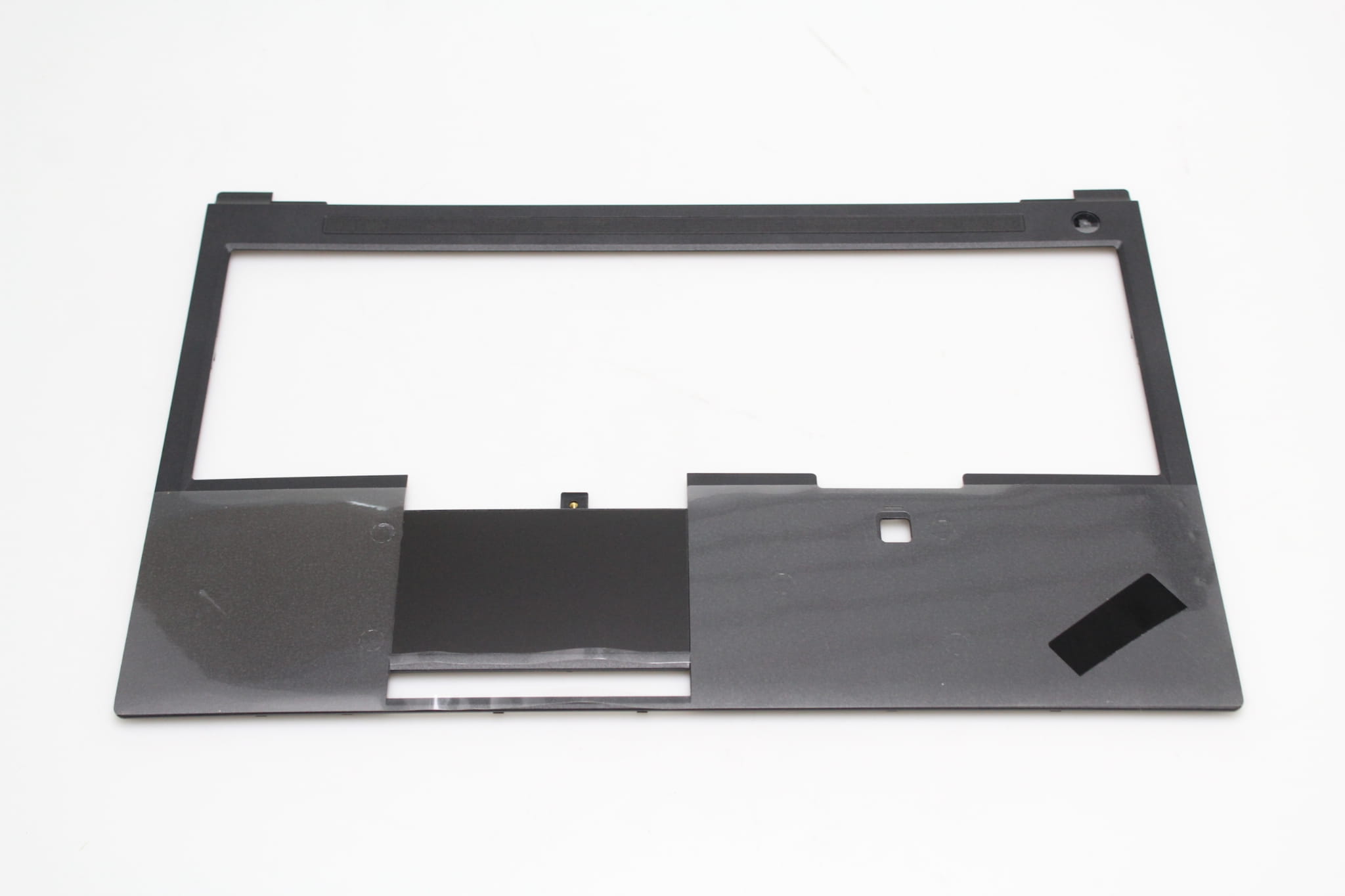 Palmrest do Lenovo ThinkPad P52 3 Czarny palmrest do Lenovo ThinkPad P52 z otworem na klawiaturę, widok od strony zewnętrznej