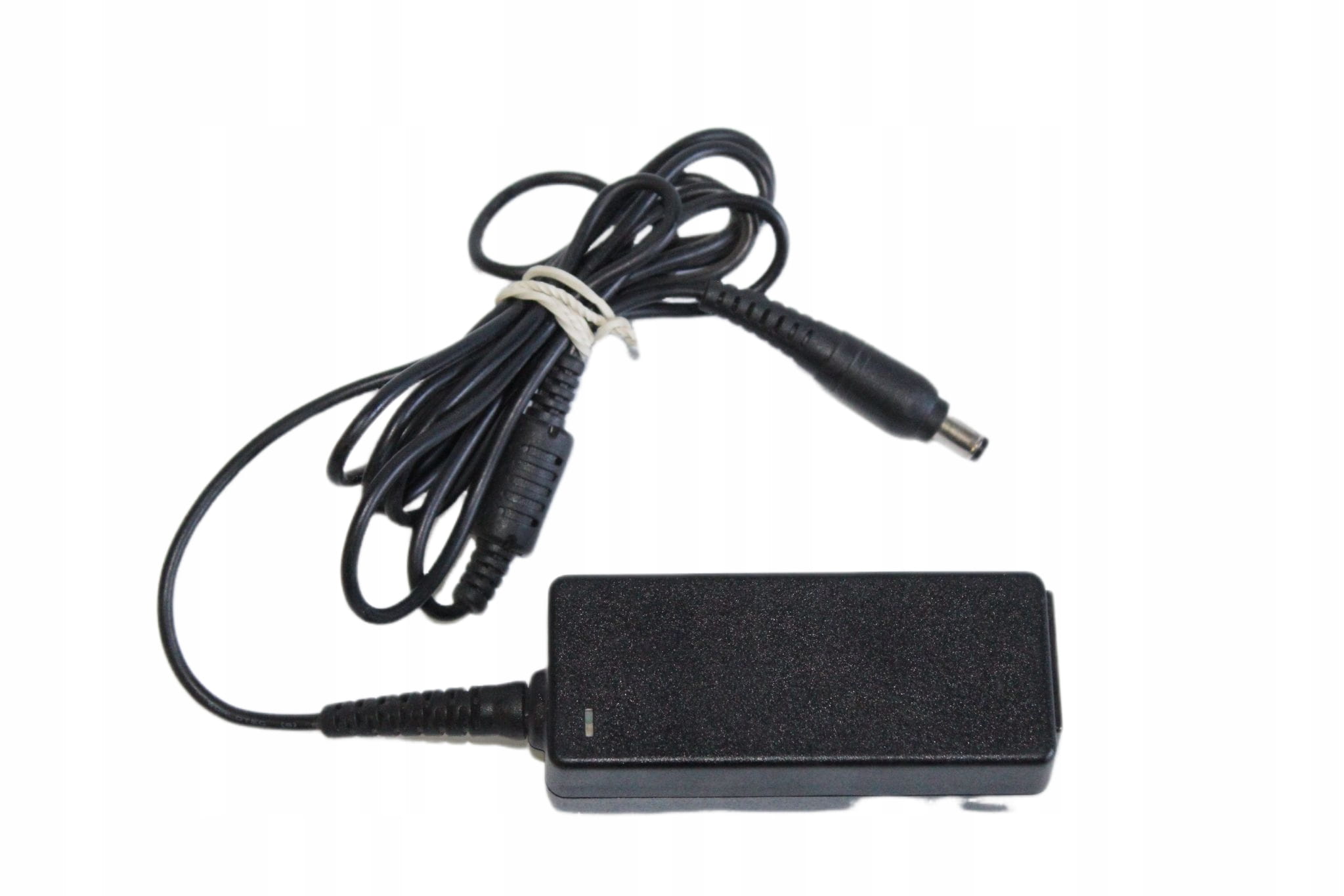 Zasilacz Delta ADP-36JH | 12V 3A 36W | 5.5 x 2.5mm 1 Czarny zasilacz Delta ADP-36JH z przewodem i okrągłym wtykiem DC