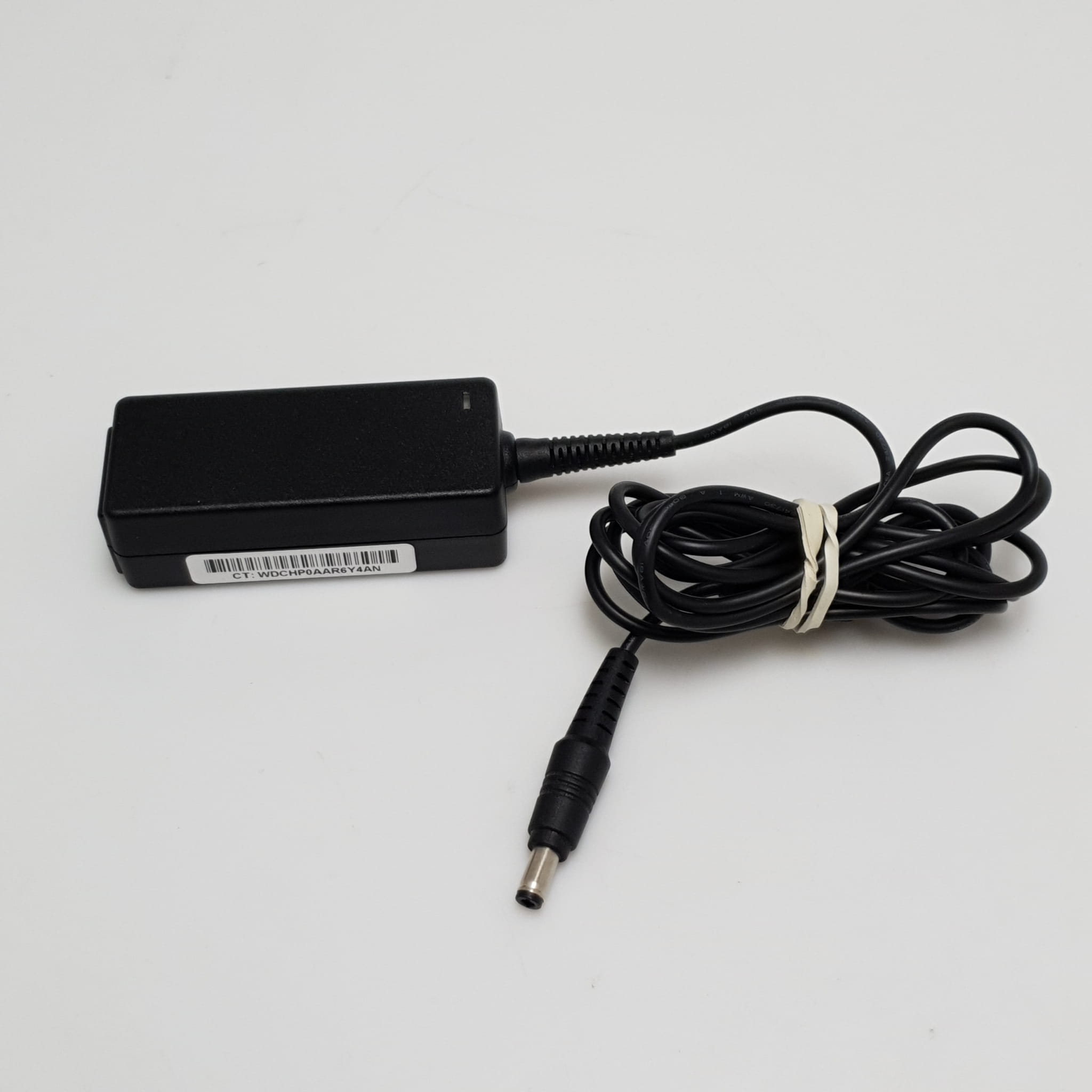 Zasilacz Delta ADP-36JH | 12V 3A 36W | 5.5 x 2.5mm 2 Zasilacz Delta ADP-36JH z obudową, zwiniętym przewodem i wtykiem DC