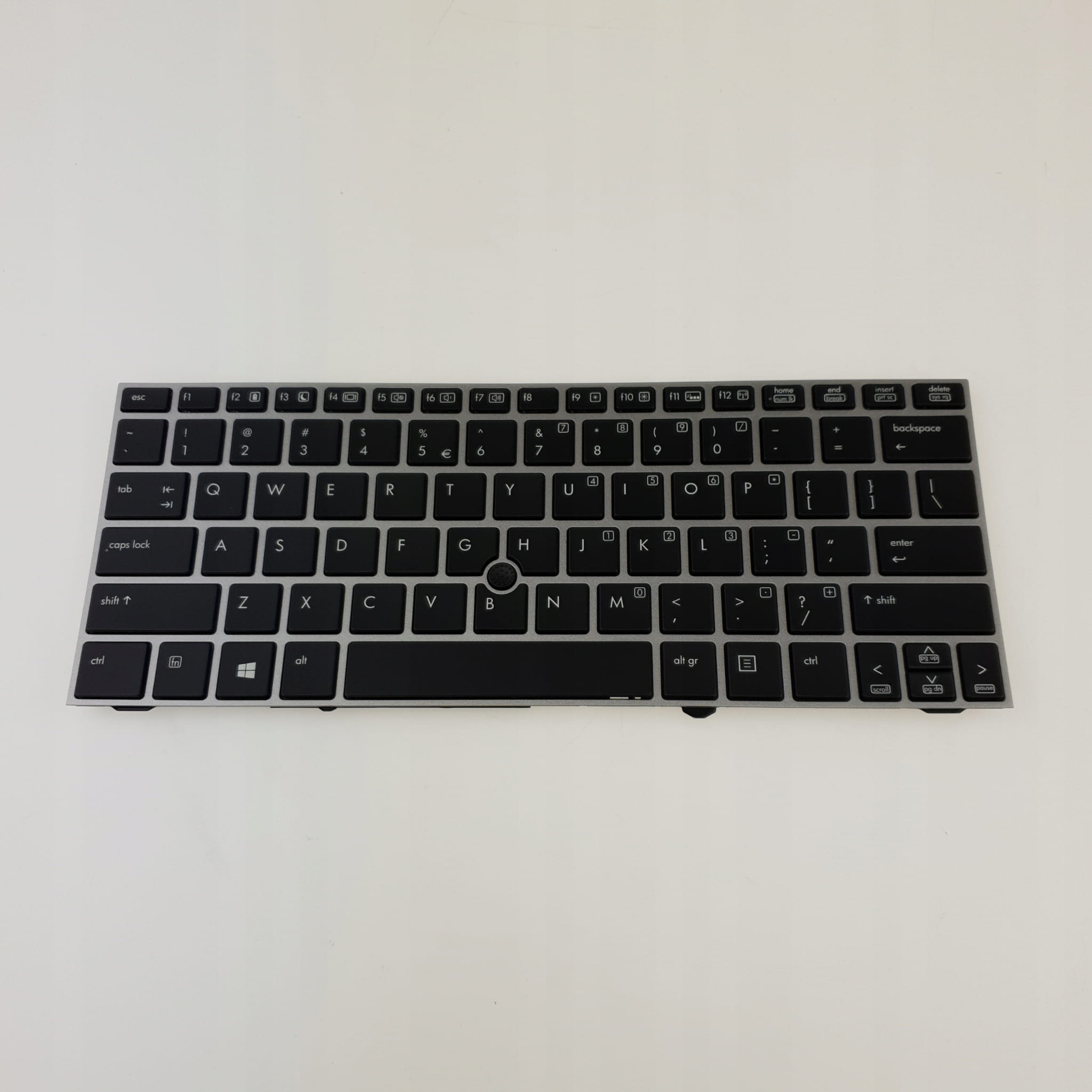 Nowa Klawiatura HP EliteBook 2170p 2 Klawiatura HP EliteBook 2170p od frontu z trackpointem na jasnym tle