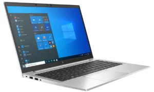 Otwarty srebrny laptop HP EliteBook 845 G8 z ekranem Windows i klawiaturą